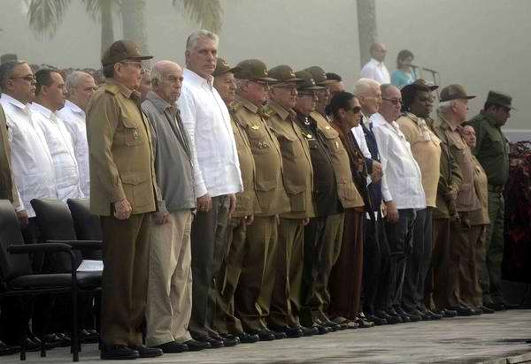 Presidió Raúl homenaje a combatientes del II Frente Oriental Presidió Raúl homenaje a combatientes del II Frente Oriental